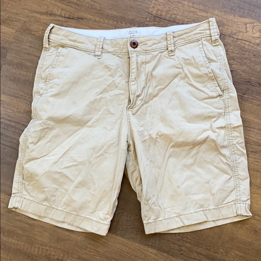 Hollister classic fit khaki shorts
